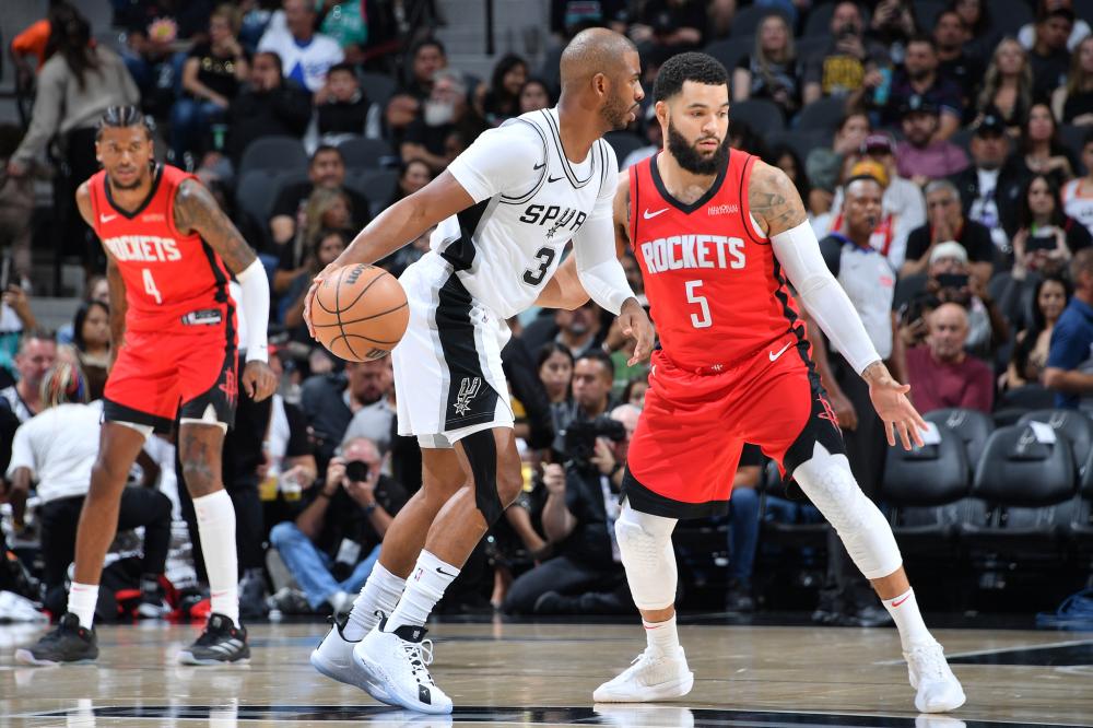 的防守和中 的防守和中