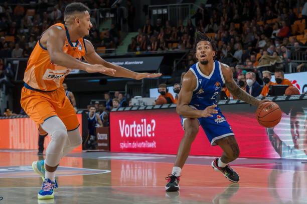 对方的防守 对方的防守