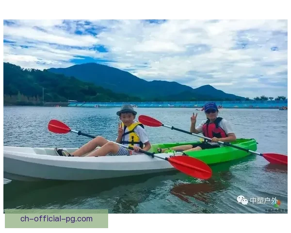 发现乐趣：畅游水域的皮划艇教学视频指南